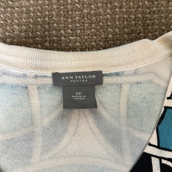 Ann Taylor petite Patterned sweater - Picture 2 of 2